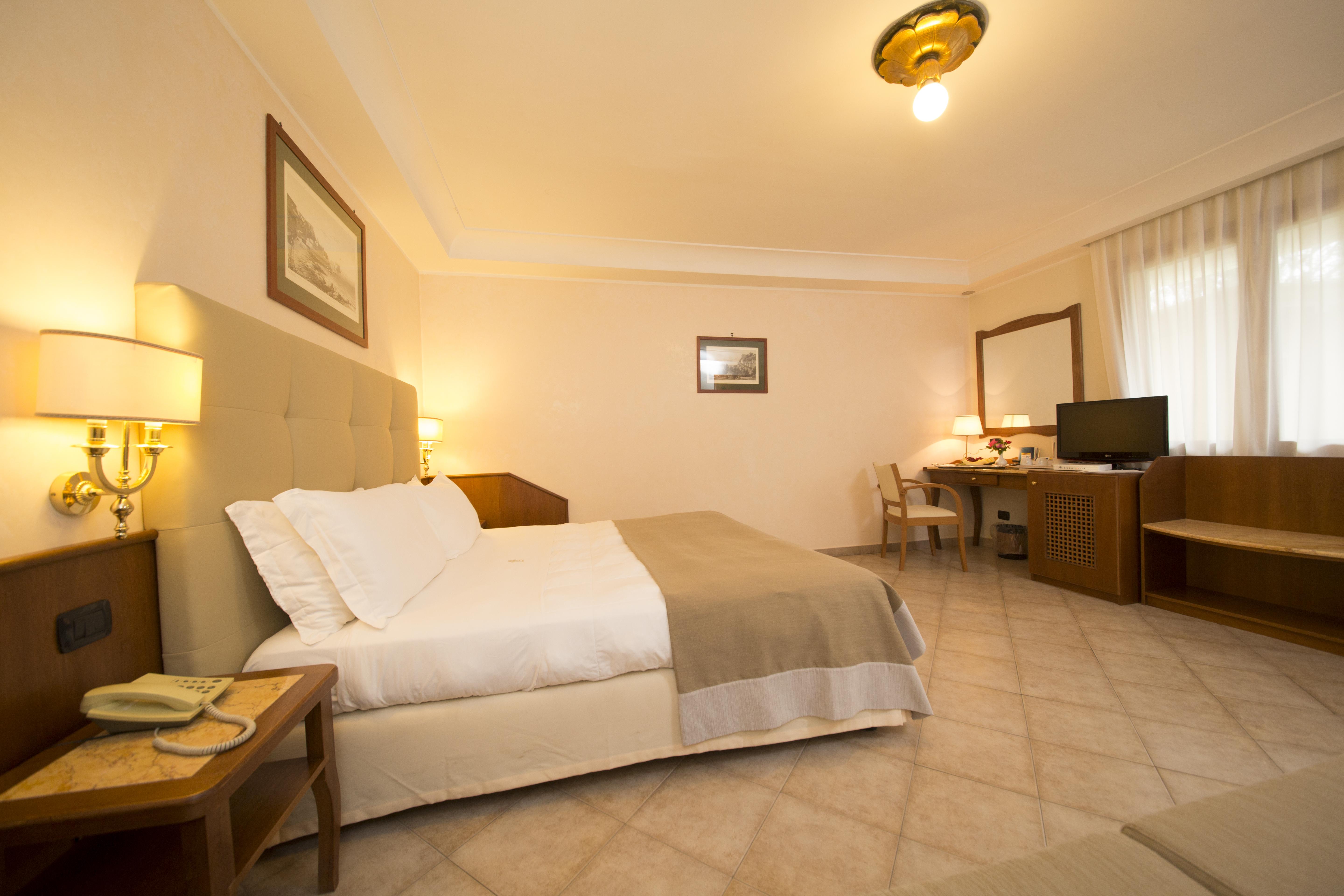 Montespina Park Hotel Naples Exterior photo