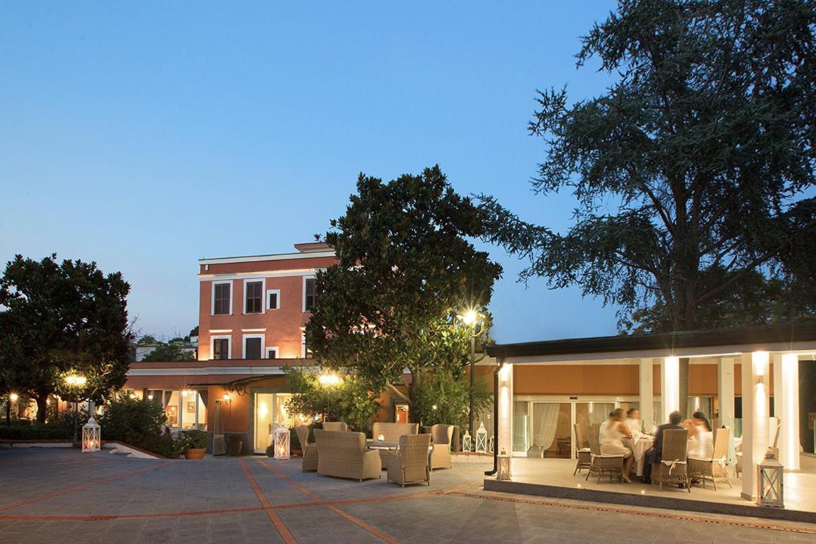 Montespina Park Hotel Naples Exterior photo