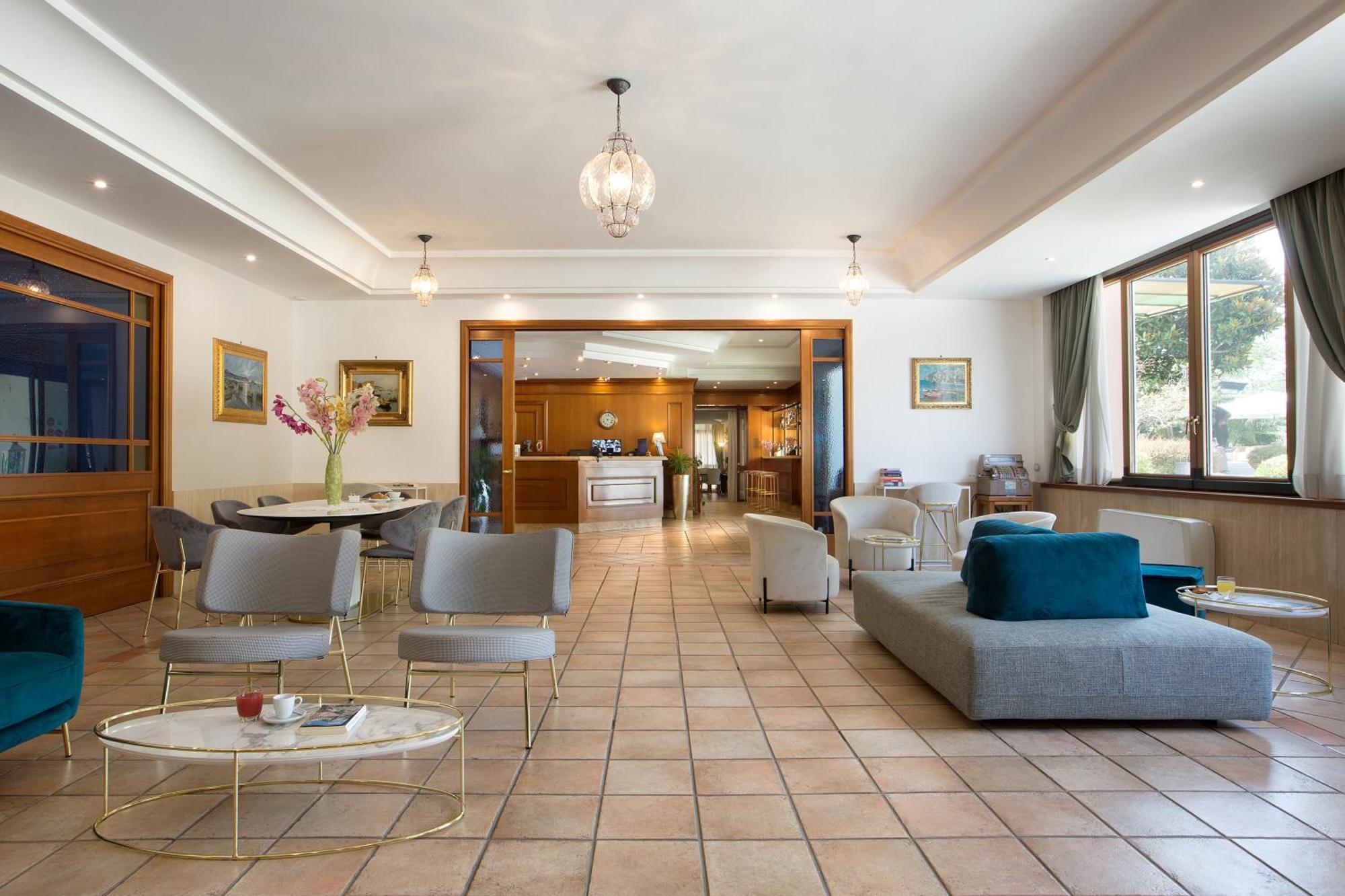 Montespina Park Hotel Naples Exterior photo