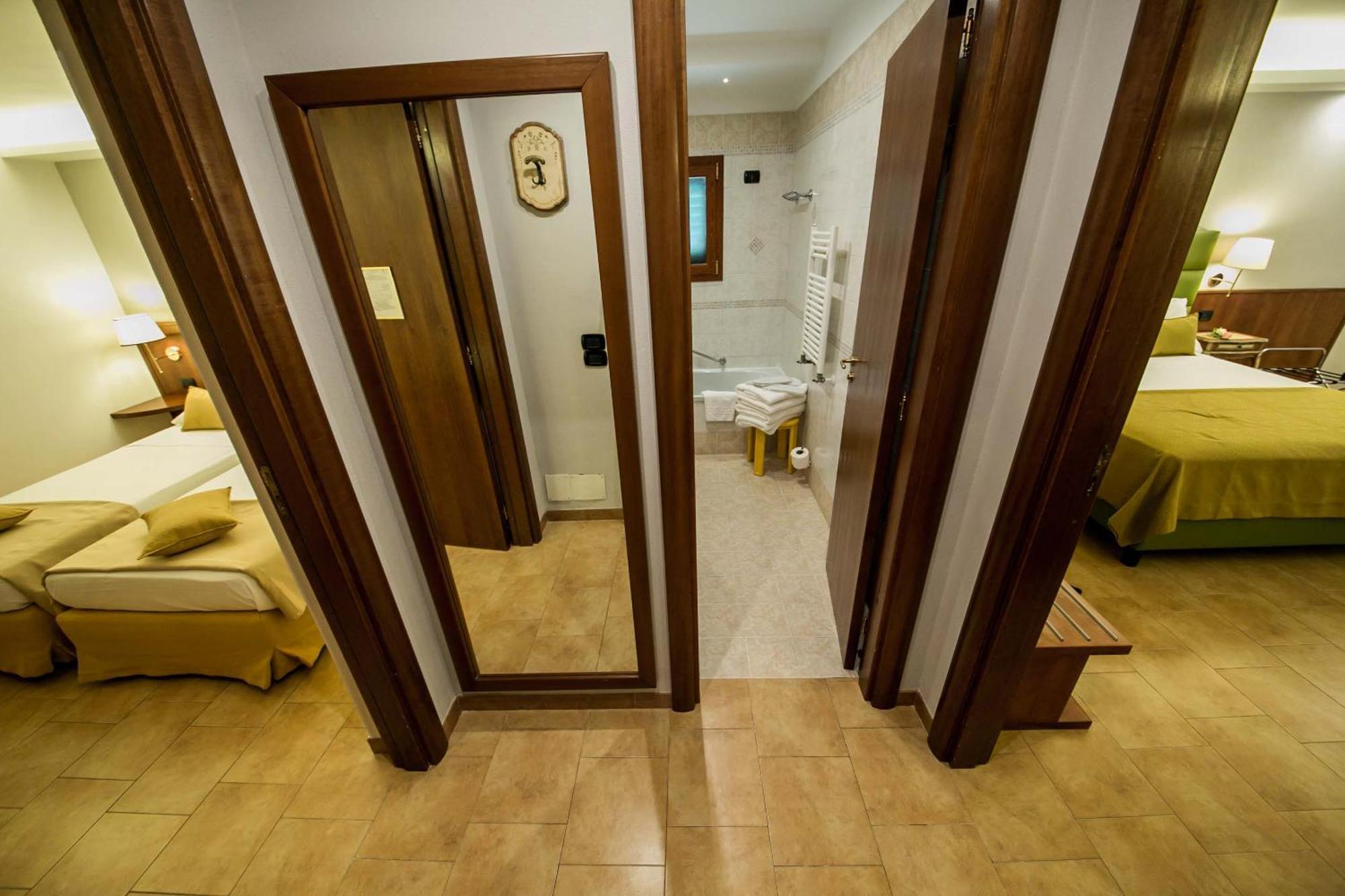 Montespina Park Hotel Naples Room photo